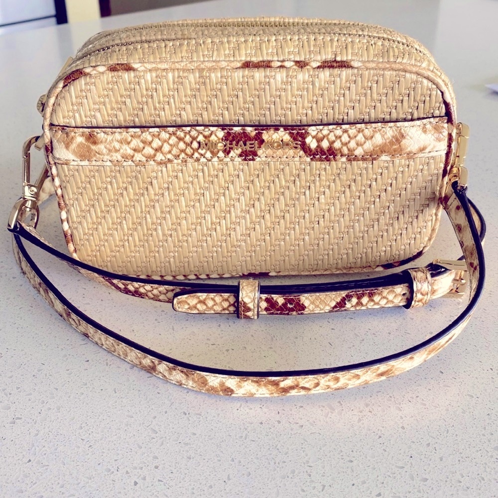 Michael Kors NWOT Straw Kenly Camera Cross Body Bag w/ Python trim